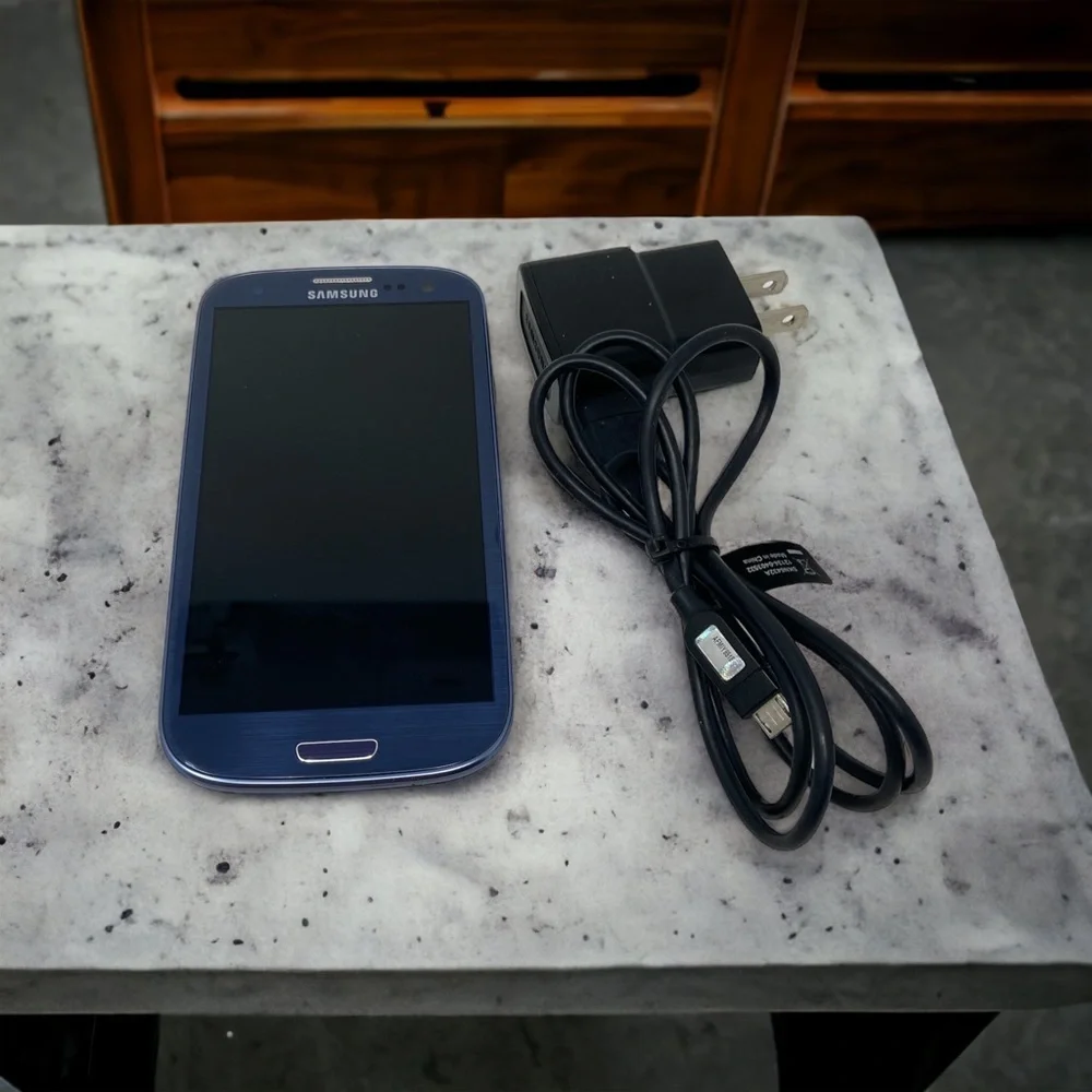 Samsung | Galaxy S lll | Ice Blue | Unlocked | Smartphone | By Sprint